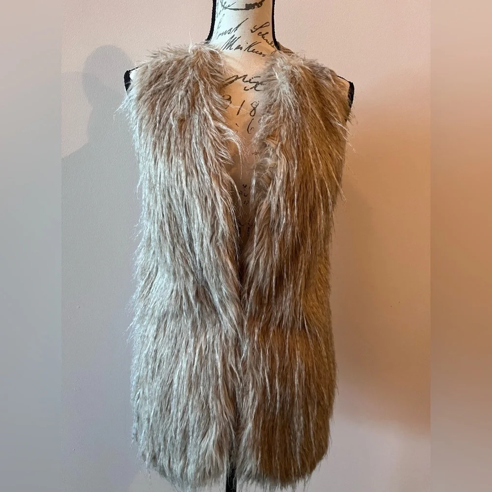 Sebby Collection faux fur sweater vest - Picture 1 of 5